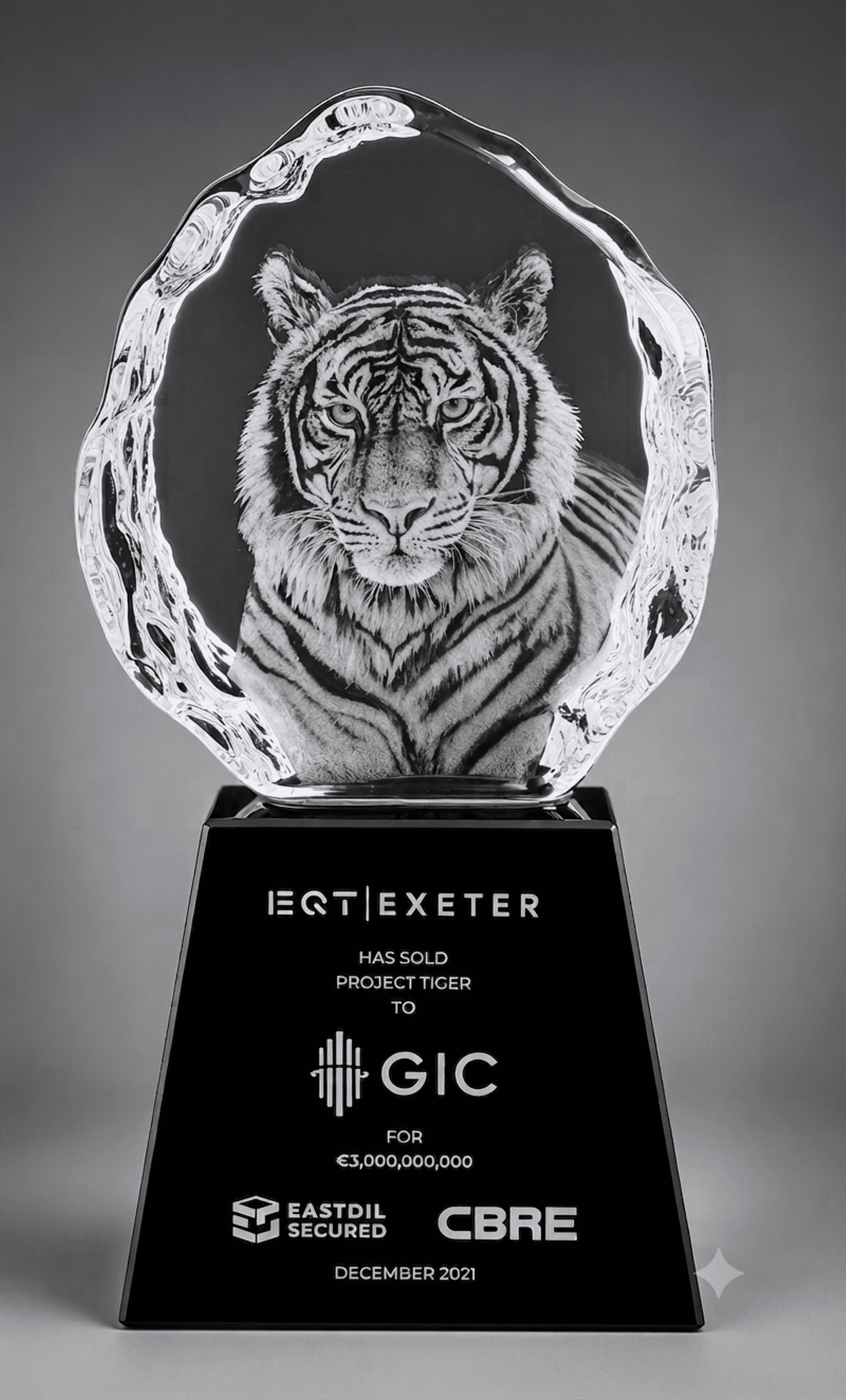 Animal crystal award 3